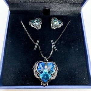 CDE Crystals From SWAROVSKI Necklace Earrings Black Angel Wings Heart Set Gift